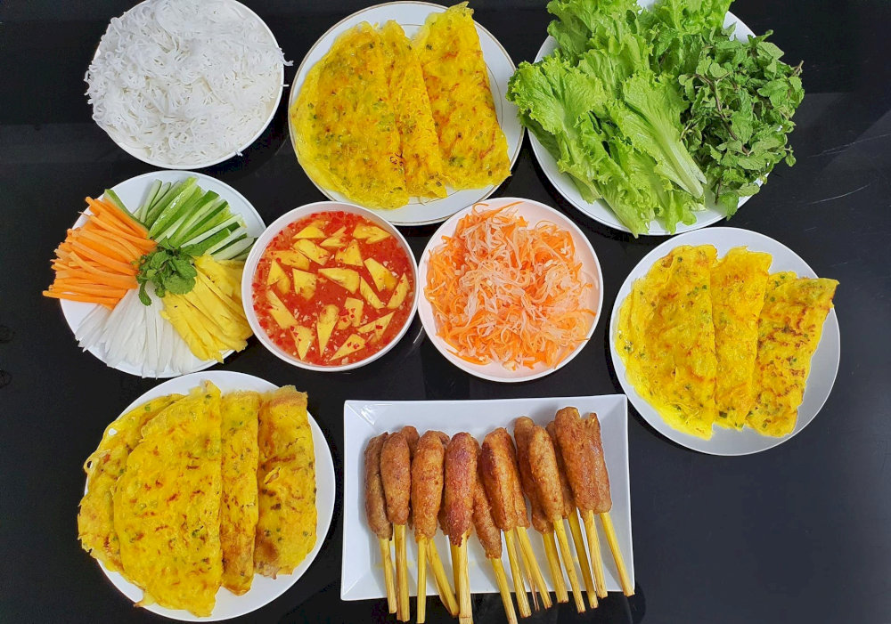 Classic banh xeo and nem lui